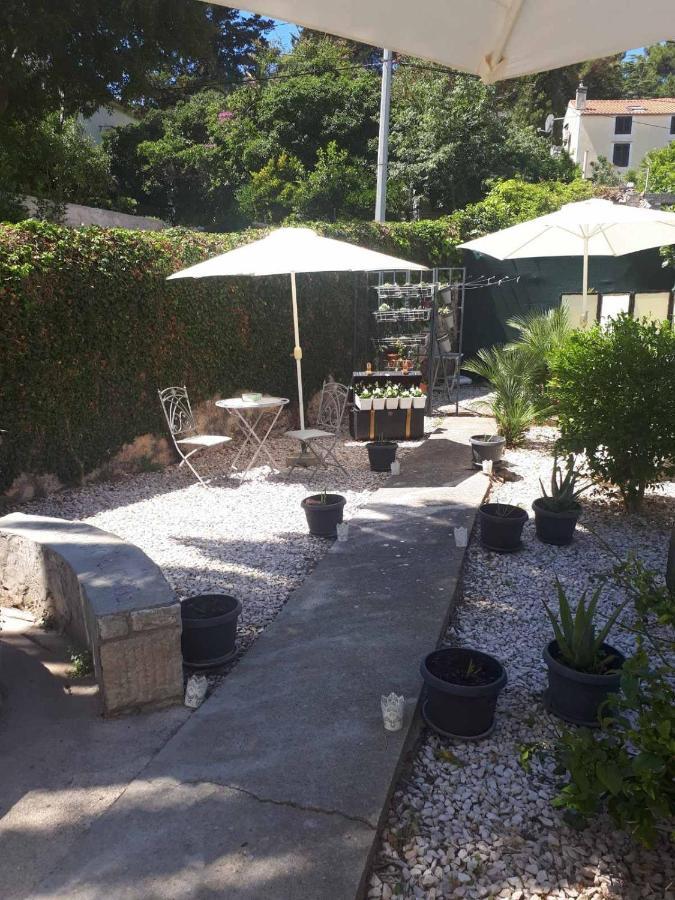 Apartments Petra 23 Mali Losinj Bagian luar foto